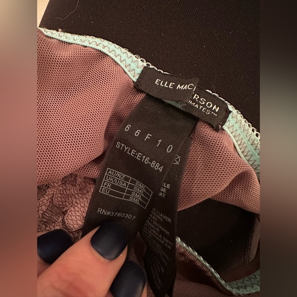 Bra Bundle - Picture 2 of 6